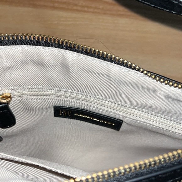 Elegant Black Crossbody Bag - Picture 4 of 5